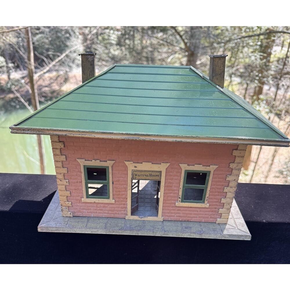 Lionel #123 1920’s Lionel City Station Waiting Room -1